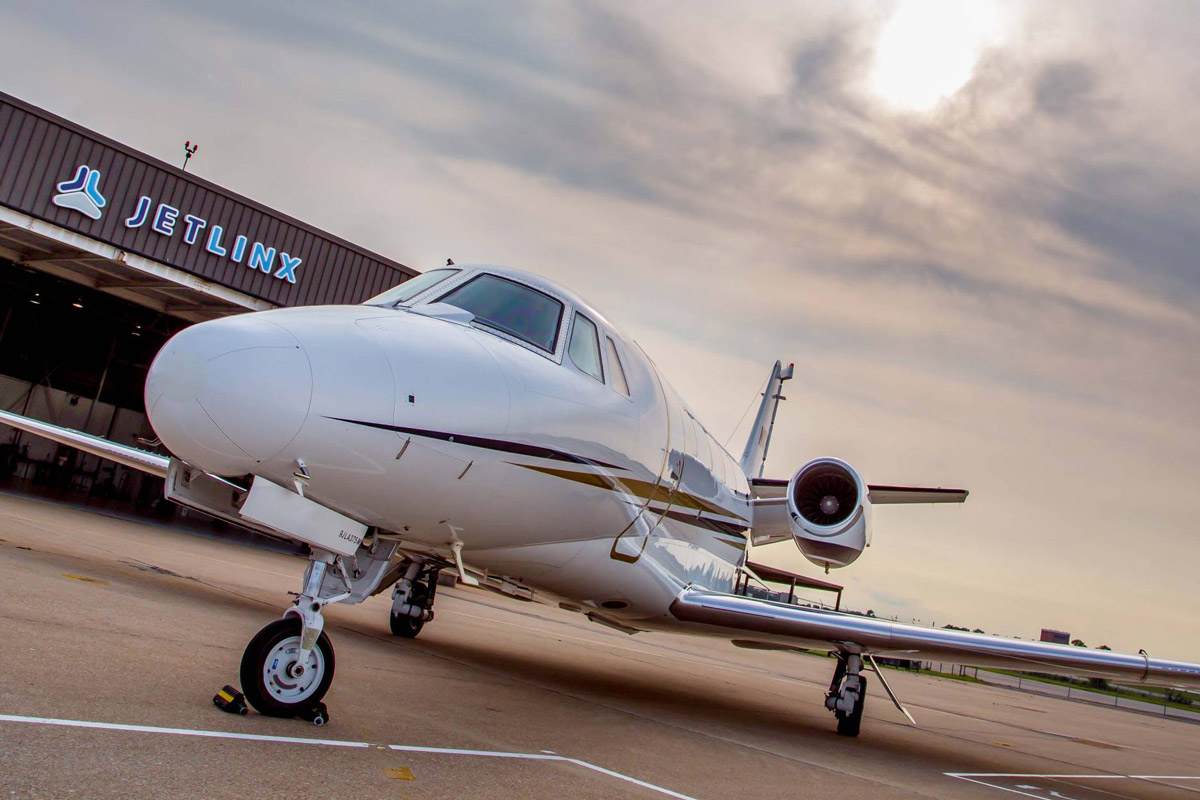 Парк Jet Linx суммарно слетал на Луну 840 раз